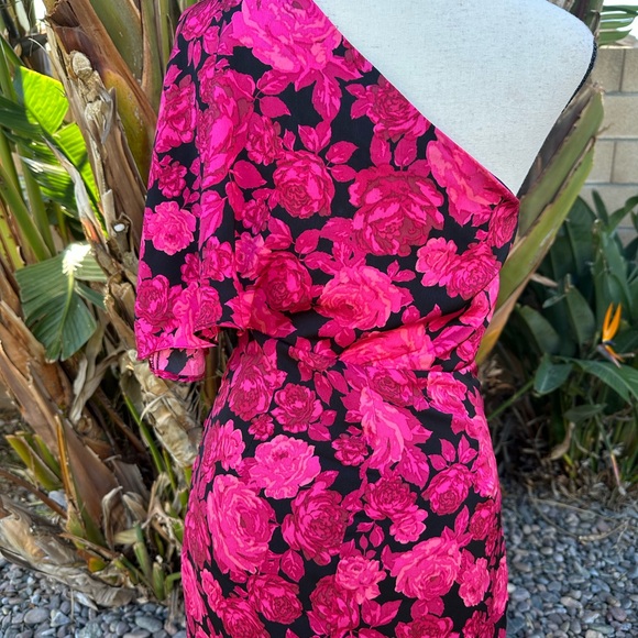 DO + BE Floral black and Pink One-Shoulder Dress, NWT women’s small - Picture 11 of 12